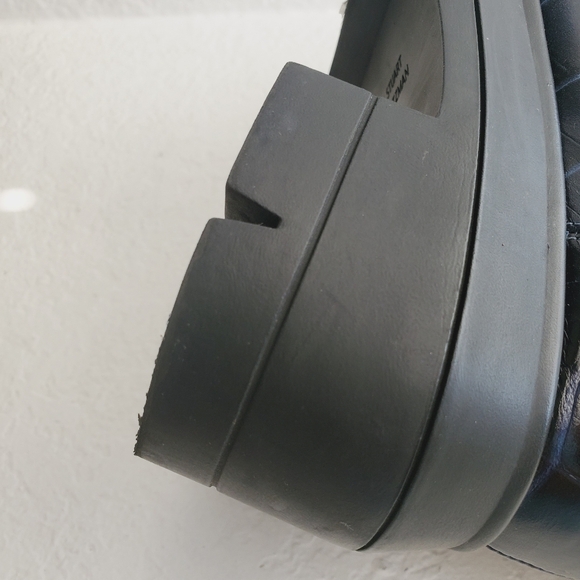 Stuart Weitzman Blue Croc-Embossed Ankle Boots - Picture 11 of 13